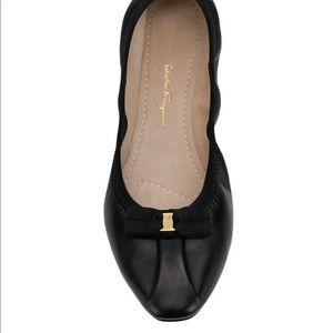 Salvatore Ferragamo black flats leather my joy